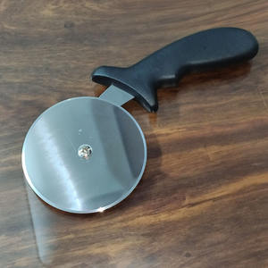 Outils de <span class=keywords><strong>pizza</strong></span> de 10cm de rouleaux de couteau à <span class=keywords><strong>pizza</strong></span> en acier inoxydable de grande et petite taille en gros d'usine - Product Image 5