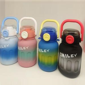 Bouteille d'eau en <span class=keywords><strong>plastique</strong></span> 650ML Fashion Outdoor Bouteille d'eau pour enfants sans BPA avec paille Bouteilles de voyage portables pour boissons - Product Image 2