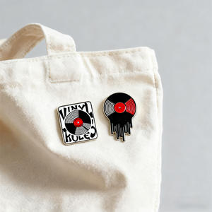 Badges en métal pour disque <span class=keywords><strong>cassette</strong></span> classique personnalisé épingles rétro Concerts de rock objets de collection pour les fans Festival de musique électronique événements cadeaux - Product Image 5