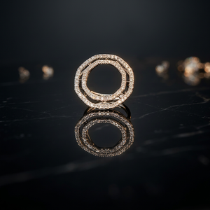Bague de fiançailles unisexe en or blanc 18 carats avec double cercle de diamants 1,50 carat VVS, bijoux fins de luxe - Product Image 1