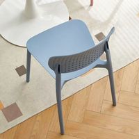 Chaise de bistrot empilable, légère, durable, résistante à l'eau, facile à nettoyer, design moderne, pour café et restaurant.