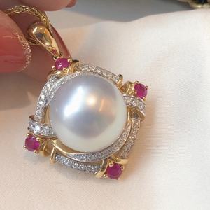 จี้ทอง 18K พร้อมไข่มุกน้ำจืดธรรมชาติ คลาสสิค ควีน 13-14 มม. สวยงามและมีสไตล์ พร้อมกล่องของขวัญเข้าชุด - Product Image 3