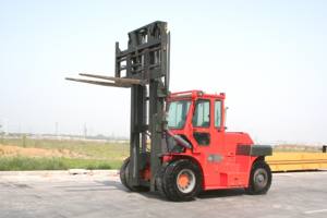 Carrello Elevatore Diesel CPCD135 da 13,5 Tonnellate con Motore Importato, Attrezzatura per Movimentazione Materiali Made in China - Product Image 2