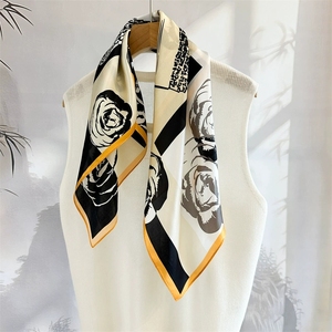 Sciarpa in Seta 100% Vera di Qualità per Donne, Foulard Personalizzato con Stampa Floreale, Sciarpa per Capelli, <span class=keywords><strong>Bandana</strong></span> con Logo Nero - Product Image 3