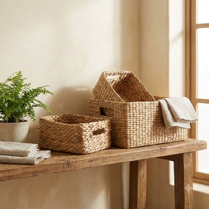 Cestas de jacinto de agua tejidas a mano de primera calidad, duraderas, multifuncionales y personalizables para la sala de estar y el baño. - Product Image 1
