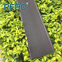 Plancher de terrasse en bambou moderne de haute qualité pour l'extérieur, antidérapant et imperméable avec installation facile à cliquer