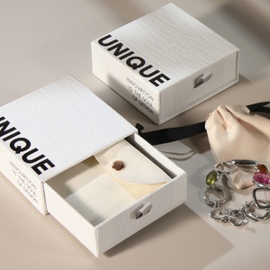 Boîte à bijoux personnalisée recyclable, emballage en papier personnalisé, boîtes à bijoux en carton avec pochette - Product Image 1