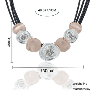 Collana robusta <span class=keywords><strong>di</strong></span> dichiarazione del Choker <span class=keywords><strong>di</strong></span> cristallo <span class=keywords><strong>di</strong></span> fascino della lega rotonda curva dei gioielli degli accessori della <span class=keywords><strong>donna</strong></span> - Product Image 2