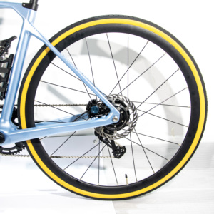 Vélo de route 700C*28c 250W CE Moteur arrière sans fil Cadre en fibre de carbone Batterie au lithium amovible 10AH 36V Vélo électrique hydraulique EGR-4 - Product Image 6