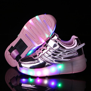 Scarpe con Rotelle LED Ricaricabili USB 2 in 1 per Adulti e Bambini, con 2 Ruote e Luci LED, Trasformabili in Pattini a Rotelle - Product Image 3