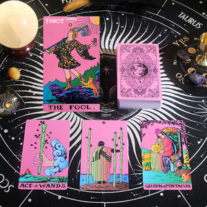 Vente en gros 12*7cm Tarot <span class=keywords><strong>débutant</strong></span> rose couleur impression plastique PVC imperméable <span class=keywords><strong>carte</strong></span> de tarot 78 pièces <span class=keywords><strong>carte</strong></span> d'<span class=keywords><strong>oracle</strong></span> avec guide manuel - Product Image 1