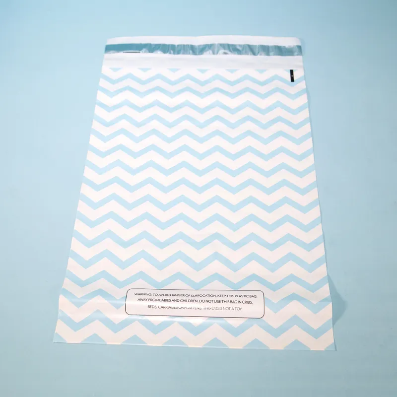 تصميم مخصص مطبوع حقيبة بوليمايلر ذاتية اللصق حقيبة بلاستيك للشحن عبر البريد للملابس