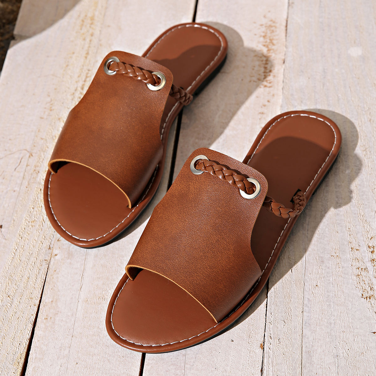 สีน้ำตาล