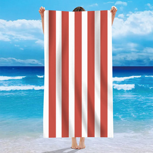 Serviette de plage rayée en microfibre, couverture de plage compacte et surdimensionnée, sans sable, super absorbante et douce pour les voyages et le camping - Product Image 1