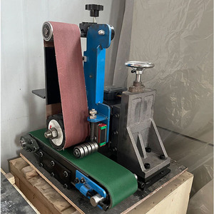 Machine de dessablement et de polissage à bande simple pour métaux, machine de dérouillage et de meulage à double bande pour acier, ponceuse à bande pour ébavurage - Product Image 3