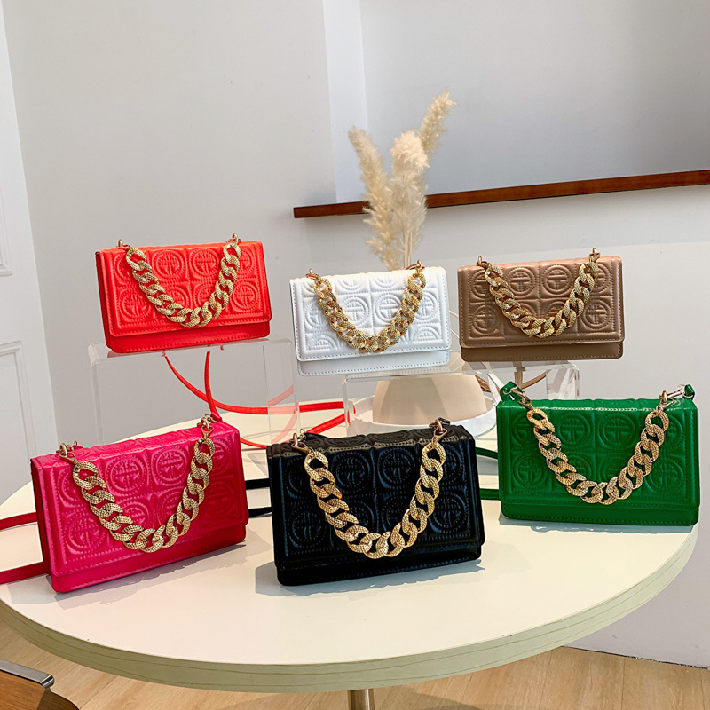 Elegant Chain Handheld Small Square Bag For Women Fashionable Minimalist Embossed Single Shoulder Crossbody With Zipper Closure