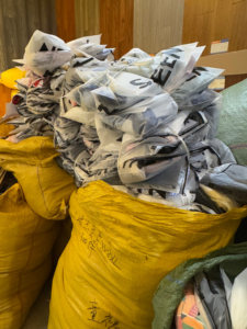 เสื้อผ้าผู้หญิงมือสองแบบคละยี่ห้อสินค้าคงคลัง - Product Image 5