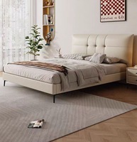 Letto Moderno di Lusso Bianco Crema, Struttura Minimalista Italiana con Testiera Trapuntata Quadrata, Imbottito, Misura King o Queen, Letto a Piattaforma