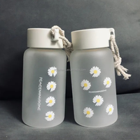 Offre Spéciale 500ml marguerite bouteille d'eau en plastique Sports de plein air tasse d'eau voyage tasse d'eau Portable tasse avec corde