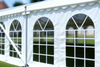Location de tentes de réception de luxe personnalisées, structure en alliage d'aluminium, PVC, imperméables quatre saisons, ignifuges, blanches, pour mariages en plein air