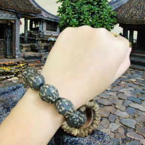 Pulsera Oud, pulsera de madera de agar pura de cuentas de 12-15mm de Vietnam, pulsera de madera de agar Rin de aceite natural para regalos y bienestar - Product Image 1