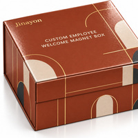 Boîte cadeau rigide magnétique personnalisée, kit de bienvenue pour les employés, emballage en carton gris de 2 mm, papier couché de 157 g, logo en feuille d'or, impression CMYK