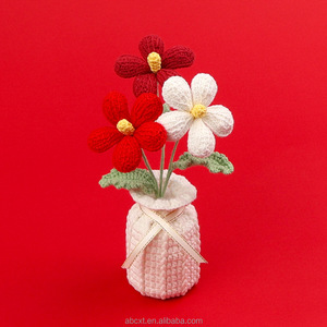 Vente en gros de fleurs artificielles de frangipanier faites à la main au crochet, plantes en pot de frangipanier au crochet - Product Image 4