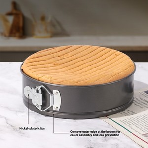 Plaques de cuisson fiables en acier au carbone avec boucle à <span class=keywords><strong>action</strong></span> rapide pour démouler facilement les gâteaux éponge et les desserts mousse - Product Image 6