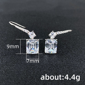 Orecchini Pendenti di Lusso per Donne, Taglio Quadrato, Eleganti e Scintillanti, Gioielli alla Moda dal Design Chic e Moderno - Product Image 4