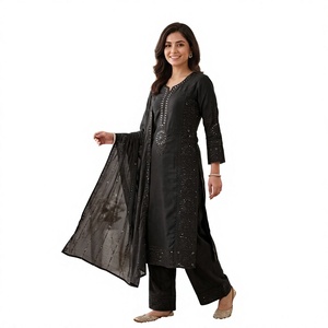 ESTA TEMPORADA DE BODAS, LLEVE NUESTRO HERMOSO ESPEJO DE MANO REAL CON UNA SUPERIOR BORDADA CON LENTEJUELAS, UNA PANTALÓNAS PLAZZO Y UNA DUPATTA - Product Image 1