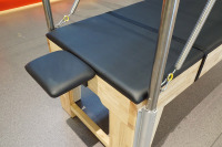 Table de Pilates Cadillac Trapeze en bois massif approuvée par la marque privée MJD, structure solide et robuste pour les clubs de fitness commerciaux, vente en gros