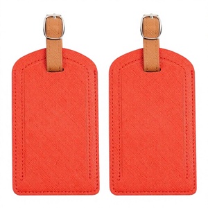 Ensemble Cadeau Personnalisé : Étui de Passeport Tendance en Cuir, Étiquette de Bagage et Porte-Nom d'Entreprise pour Voyages et Promotion - Product Image 2