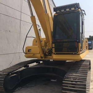 Excavatrice d'occasion Komatsu PC240LC Jaune, matériel de construction lourd à louer - Product Image 4