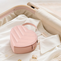 Boîte à bijoux en cuir personnalisée en forme de cœur romantique, miroir, étui de voyage, boucles d'oreilles, bagues, doublure en velours, organisateur portable, cadeau