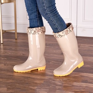 Botas de Chuva Clássicas de PVC para Mulheres, à Prova d'Água, Antiderrapantes e Leves para as Estações de Inverno e Verão - Product Image 2