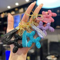 Meilleure Vente Porte-clés Chien Ballon en Strass Dessin Animé Créatif Accessoire de Voiture Tendance pour Femme Porte-clés Chien Bling en Strass