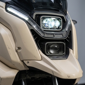 Moped électrique <span class=keywords><strong>tout</strong></span>-<span class=keywords><strong>terrain</strong></span> Adventure DNA avec gros pneus pour les balades en extérieur et en ville - Product Image 3