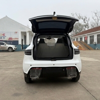 Véhicule électrique XINGPENG EV pour trajets quotidiens, 4 portes, tableau de bord multimédia LCD, autonomie de 200 km, moteur de 50 kW, batterie de 30 kWh, LED