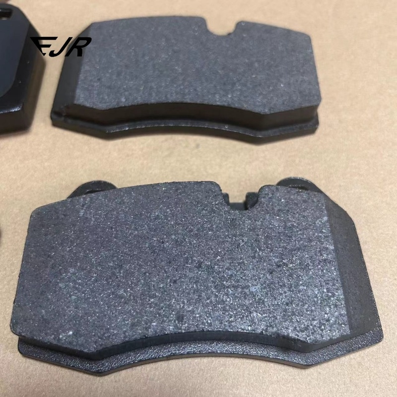 Front Brake Pads Replacement for Maserati GranTurismo