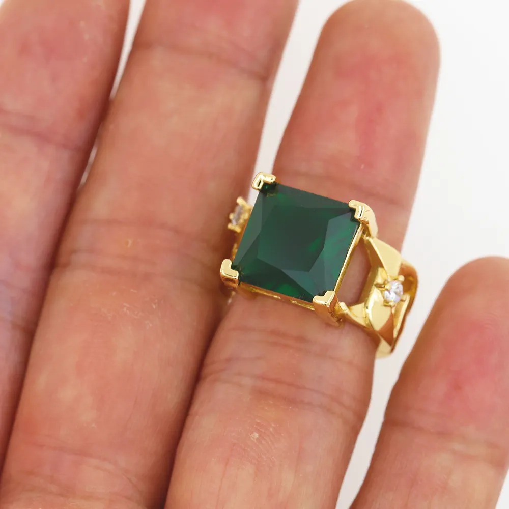 High Quality Super Hot Sale Emerald Open Ring with Geometry Shape Retro adjustable Ring with green stone for Female Jewelry