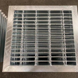 Coperchio della griglia di scarico per Trench in acciaio zincato - Product Image 4