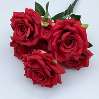 Günstige Kunstblumen zum Fabrikpreis 7-Köpfiger Künstlicher Rosenstrauß Seidenrosen-Bouquet für Hochzeitsdekoration
