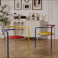 Chaise de salle à manger de style moderne du milieu du siècle pour bureau à domicile |   Fauteuil minimaliste italien en acier inoxydable avec dossier design
