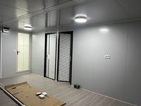 Rumah Lipat Prefabrikasi 40ft, Rumah Kontainer Ekspansi Dua Sayap, Villa Portabel dengan Tata Letak Dapur, Kamar Mandi, dan Kamar Tidur