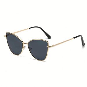 Lunettes de soleil œil de chat en métal avec logo personnalisé, monture large vintage en alliage, verres dégradés, protection UV400 pour femmes - Product Image 6