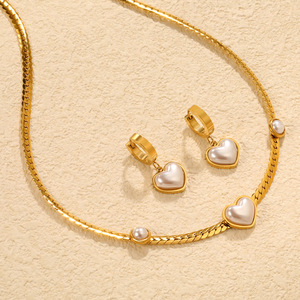 Conjunto de collar y aretes de perlas en forma de corazón, de acero inoxidable, conjunto de regalo de joyería de moda. - Product Image 2