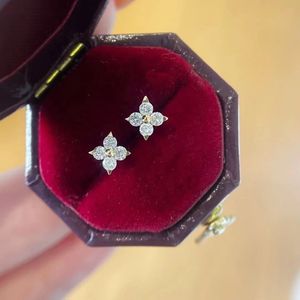 Boucles d'oreilles clous en or massif 18 carats pour femmes Xinfly, mini trèfle à quatre feuilles, diamant naturel 0,2 carat, petites et élégantes - Product Image 3