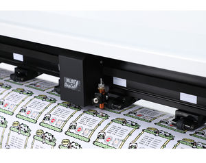 Anycut ZK1750-SF 69 Inch Auto Feeding and Contour Servo Motor <strong>XY</strong> Irregular Pattern Die Cutting Plotter <strong>Vinyl</strong> PPF Cutting Machine - Product Image 4