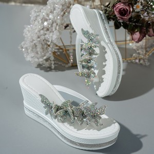 Sandali con Zeppa da Donna con Decorazione a Farfalla in Strass - Ciabatte Nere con Plateau Slip-On Scarpe Estive alla Moda per Feste Plus - Product Image 6