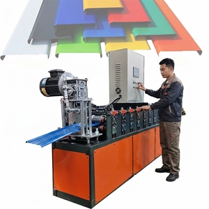 เครื่องขึ้นรูปแผ่นโลหะแบบม้วนสำหรับแผง<span class=keywords><strong>ต</strong></span>กแ<span class=keywords><strong>ต</strong></span>่งโฆษณาโลหะ - Product Image 1